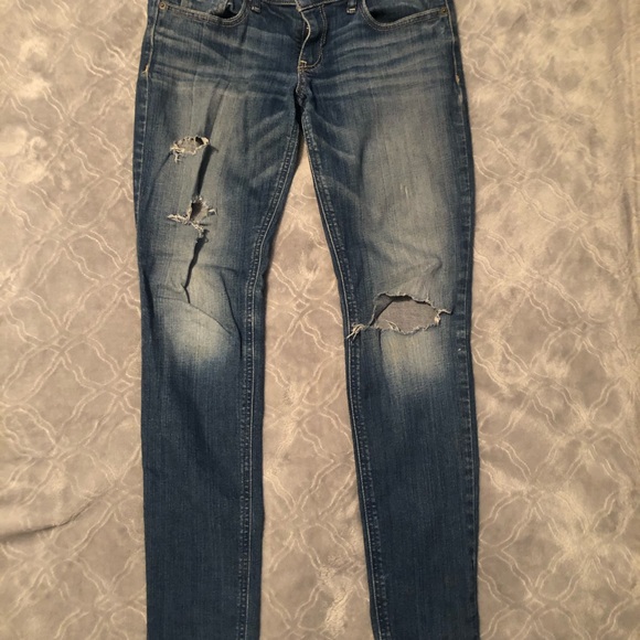 𝐿𝑜𝓌 𝑅𝒾𝓈𝑒 𝒟𝒾𝓈𝓉𝓇𝑒𝓈𝓈𝑒𝒹 𝒮𝓀𝒾𝓃𝓃𝓎 - Picture 2 of 3